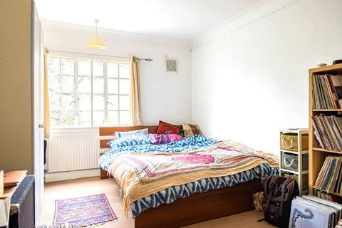 7 Berkley Close, Twickenham, TW2 5SG