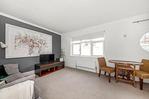 24 Lincoln Close, London, SE25 5ET