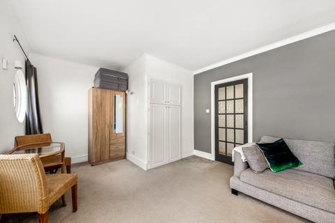 24 Lincoln Close, London, SE25 5ET