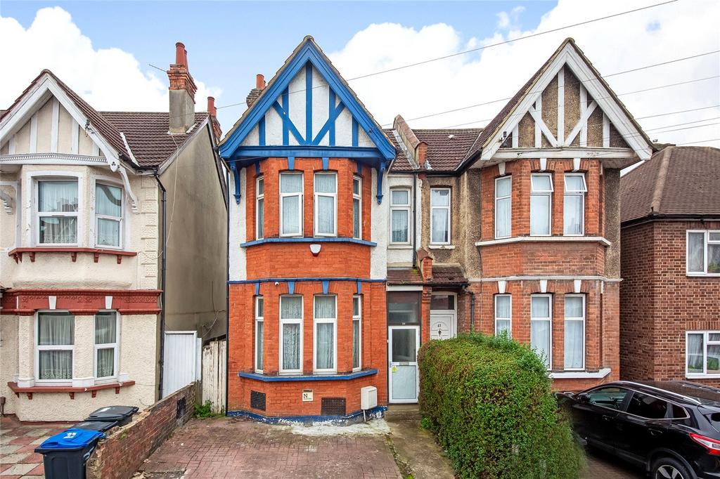 Broughton Road, Thornton Heath, CR7 3 bed semidetached house for sale