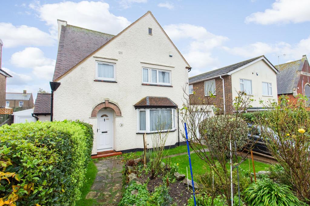 Cecil Park, Herne Bay, CT6 4 bed detached house £465,000