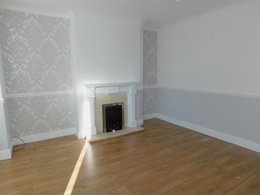 South View, Trimdon Grange TS29 3 bed terraced house to rent £460 pcm