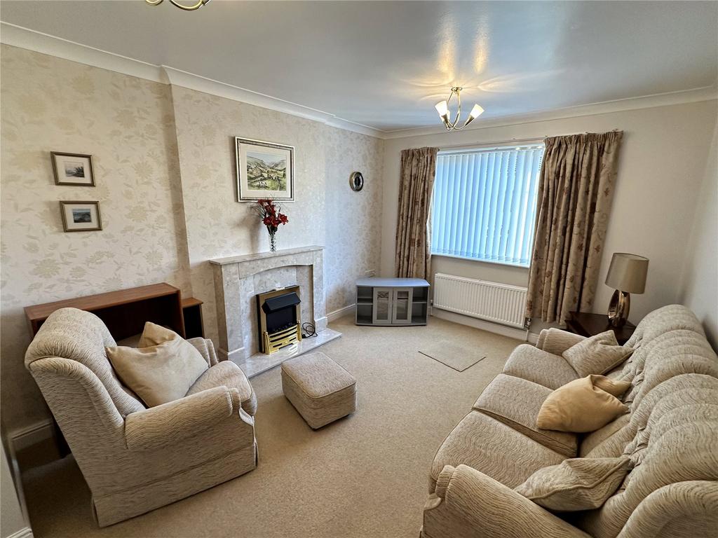 Horley Green Road, Claremount, Halifax, HX3 2 bed apartment £125,000