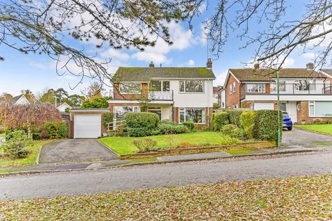 3 bedroom detached house for sale - Lawn Close, Tenterden, Kent, TN30