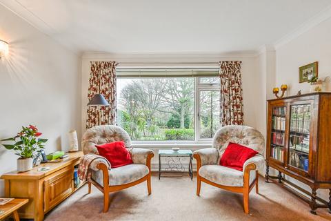 4 bedroom detached house for sale, Lawn Close, Tenterden, Kent, TN30