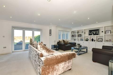 6 bedroom detached house for sale - London Road, Abridge, Romford, Essex