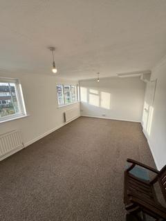 3 bedroom flat to rent, Great Cullings,  Romford, RM7