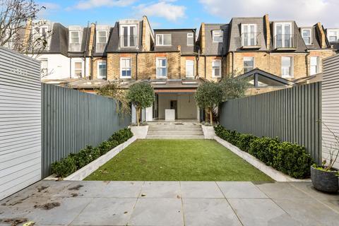 4 bedroom terraced house to rent - Trentham Street, London, SW18