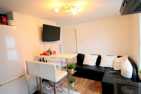 2 bedroom apartment for sale - St. Georges Road London E7
