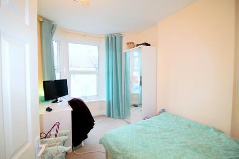 2 bedroom apartment for sale, St. Georges Road London E7