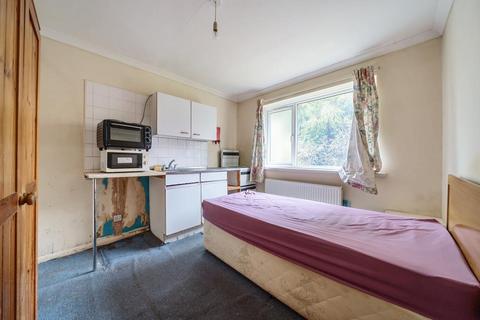5 bedroom semi-detached house for sale - High Wycombe,  Buckinghamshire,  HP12