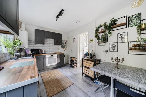 93 Castle Dore, Freshbrook, Swindon, SN5 8PQ