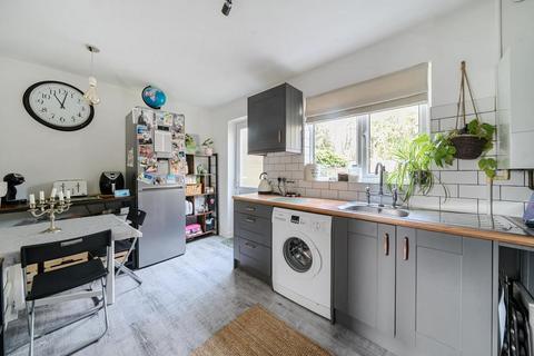 93 Castle Dore, Freshbrook, Swindon, SN5 8PQ