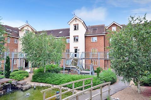 2 bedroom apartment for sale, Lumley Road, Horley, Surrey, RH6