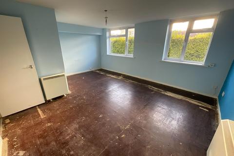 1 bedroom ground floor flat for sale, Lancaster Close, Ramsgate, Kent