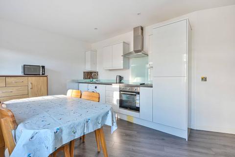 2 bedroom flat for sale - Woodbridge Road, Guildford, GU1