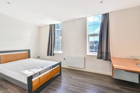 2 bedroom flat for sale - Woodbridge Road, Guildford, GU1