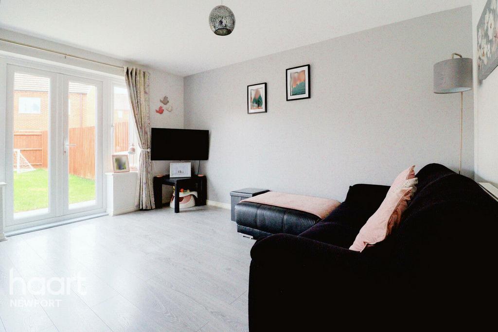 Lysaght Avenue, Newport 2 bed end of terrace house for sale £180,000