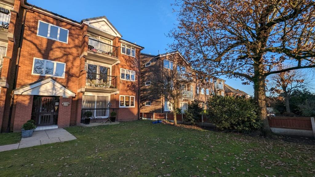 Shore Road, Ainsdale, Southport... 2 bed apartment £119,000