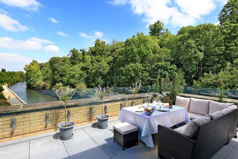 undefined, Glen Island, Taplow, Buckinghamshire, SL6