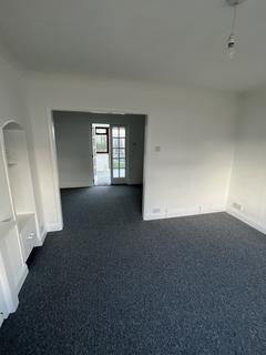 3 bedroom semi-detached house to rent, Halstatt Road, Deal CT14