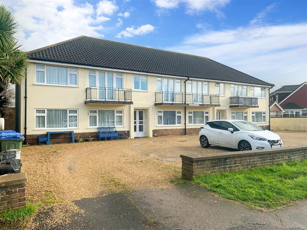Sea Lane, Rustington, West Sussex 2 bed ground floor flat for sale £