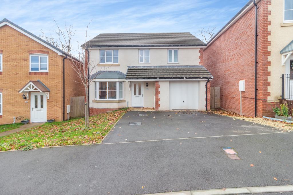 Coed Y Garn, Cwmbran 4 bed detached house for sale £350,000
