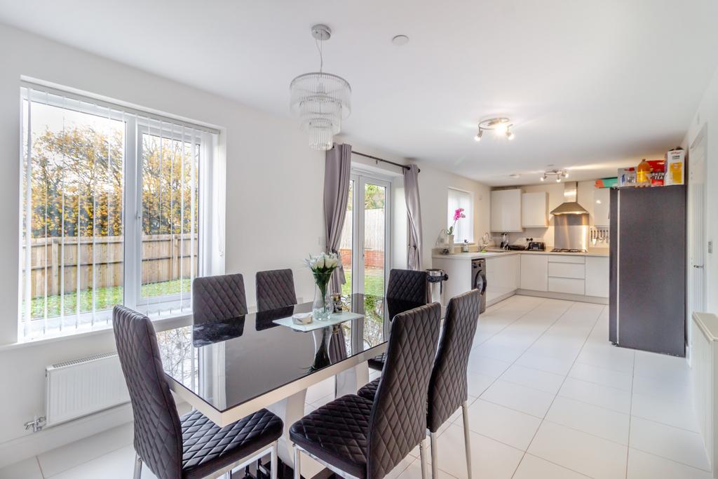 Coed Y Garn, Cwmbran 4 bed detached house for sale £350,000