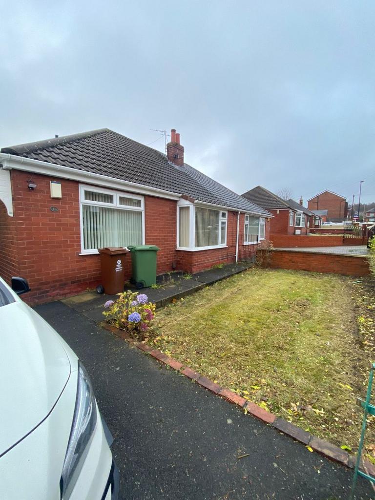 Sheepfoot Lane, Oldham 2 bed semidetached house £950 pcm (£219 pw)