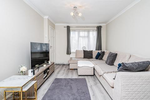 2 bedroom semi-detached house to rent - Brentford Close, Hayes UB4