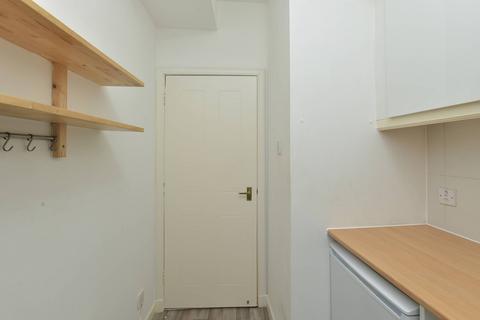 16/8 Chapel Lane, Edinburgh, EH6 6SG