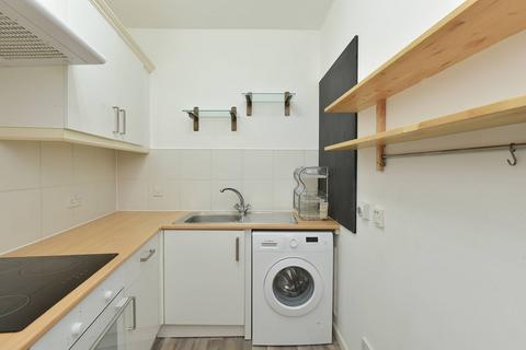 16/8 Chapel Lane, Edinburgh, EH6 6SG