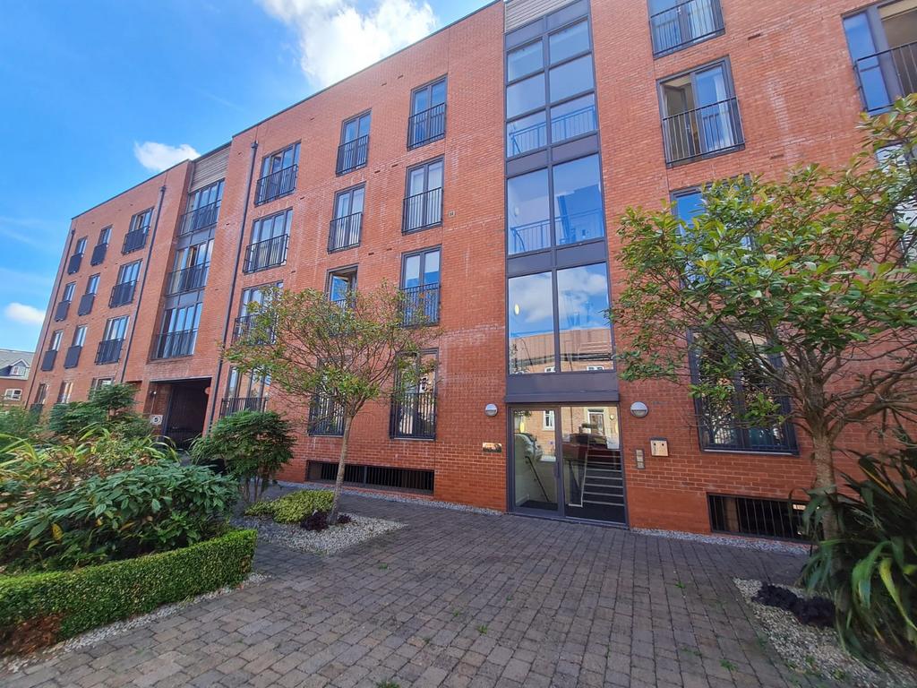 Cornwood House, Solihull B90 2 bed apartment to rent £995 pcm (£230 pw)