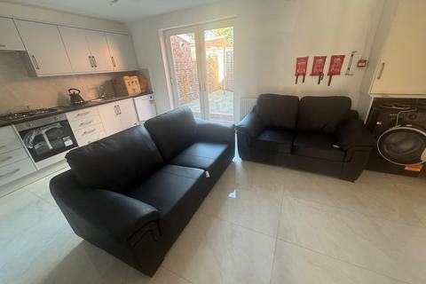 undefined, 39 Walmsley Road, Hyde Park, Leeds LS6