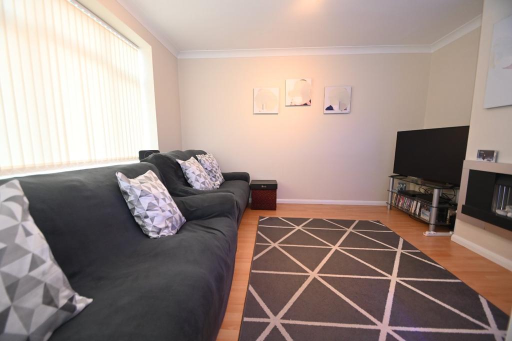 Trelawney Avenue, Langley, Berkshire, SL3 3 bed terraced house for sale