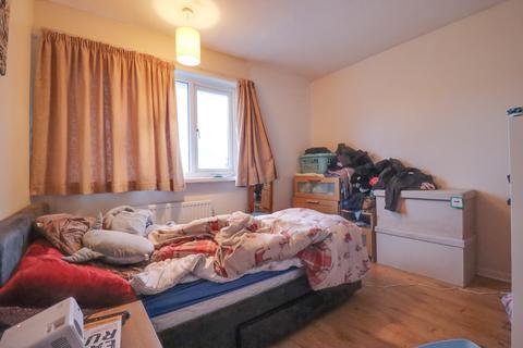 11 Barnfield Close, Southampton, SO19 9GT