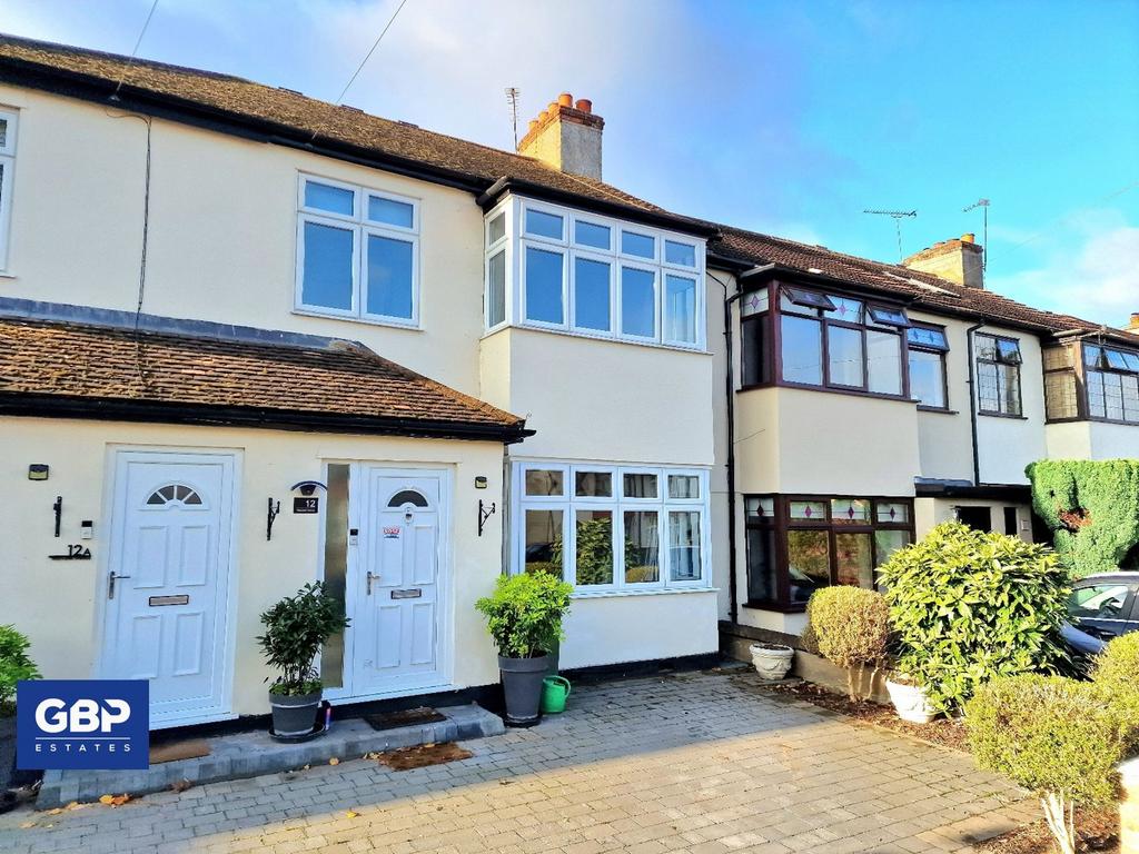Westland Avenue, Hornchurch, RM11 3 bed terraced house for sale £480,000