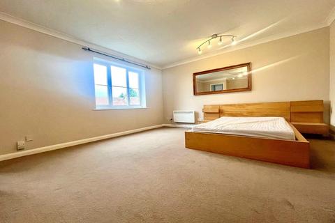 Studio to rent, Columbus Gardens, Northwood HA6