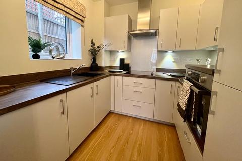2 bedroom apartment for sale - Thomas Wolsey Place , Lower Brook Street