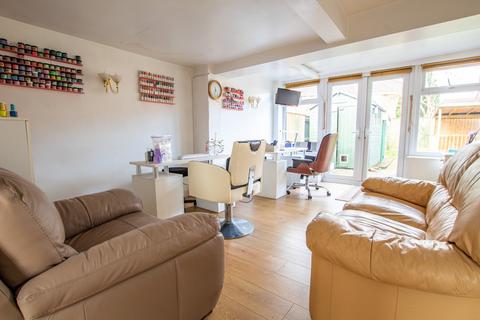 3 Belton Grove, Grimsby, DN33 1EB