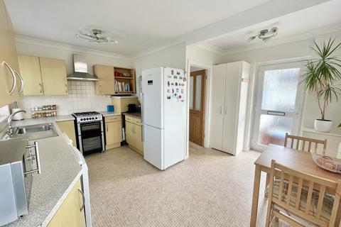 14 Anvil Crescent, Broadstone, BH18 9DX