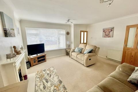 14 Anvil Crescent, Broadstone, BH18 9DX