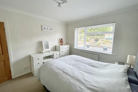14 Anvil Crescent, Broadstone, BH18 9DX