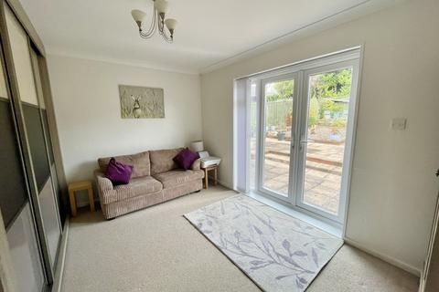 14 Anvil Crescent, Broadstone, BH18 9DX
