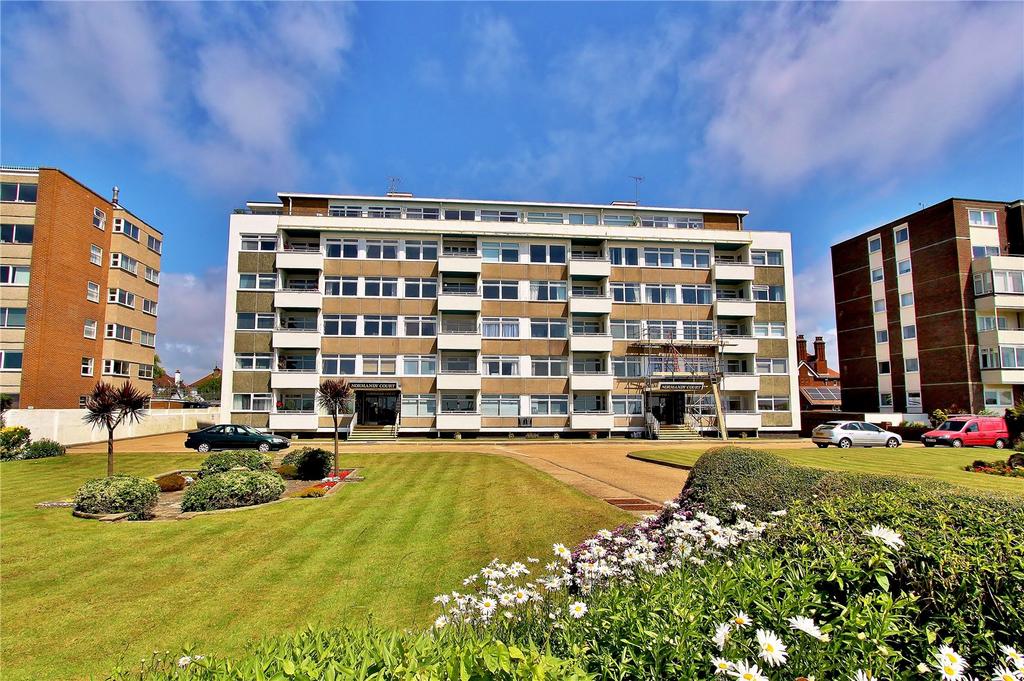 West Parade, Worthing, West Sussex, BN11 2 bed flat for sale £275,000
