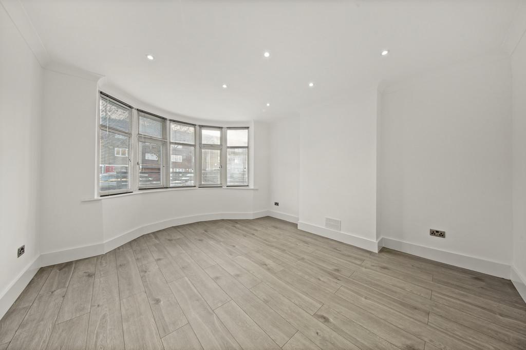 House in London - View 5