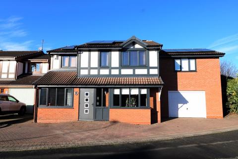 5 bedroom detached house for sale, Gleneagles Road, Bloxwich