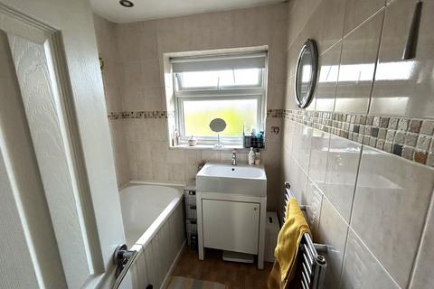 8 Broadgate, Waltham Abbey, EN9 3NH