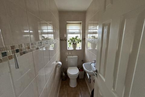 8 Broadgate, Waltham Abbey, EN9 3NH