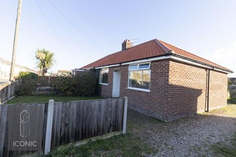 2 bedroom bungalow to rent, Meadow Way, Norwich